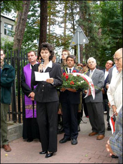 Aurelia Zalewska wspomina zmarłych pochowanych na Zieleńcu