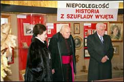Prezydent Ryszard Kaczorowski, Ks. Prałat Zdzisław Peszkowski, małżonka Prezydenta