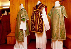 Ornat biskupa oraz diakonów